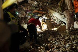 Venezuela Earthquake: Dramatic testimony of a Greek woman - The moment buildings collapsed next to her