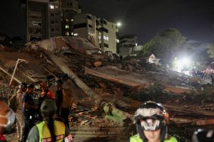 Venezuela: Double 7.2 and 7.5R earthquake - Death toll feared to range from 10,000-100,000, buildings flattened