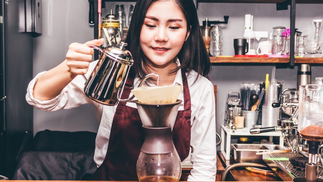 A simple trick makes your coffee much better, says physics