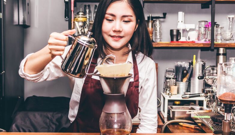 A simple trick makes your coffee much better, says physics