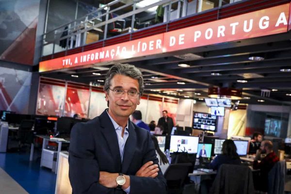 Delayed salaries and lay-off: crisis on the Conta Lá channel, which arrived on television in 2025