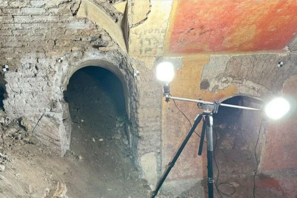 Italian teenagers discover 1800-year-old luxury Roman house beneath their school