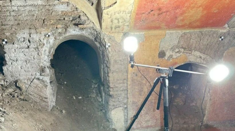 Italian teenagers discover 1800-year-old luxury Roman house beneath their school