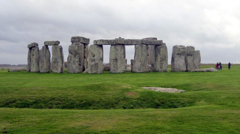 How did the giant stone at Stonehenge move 700 km? Glaciers may have helped