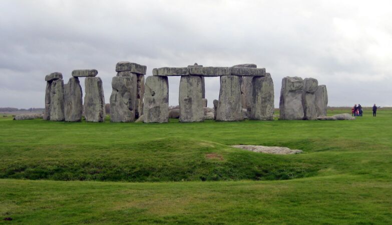 How did the giant stone at Stonehenge move 700 km? Glaciers may have helped