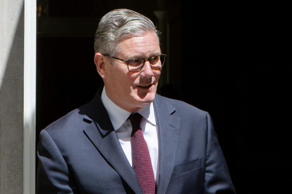 The United Kingdom increases its military spending to 2.7% but leaves doubts about long-term financing