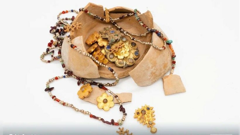 1200-year-old gold treasure discovered in Saudi Arabia. He was buried by a pilgrim
