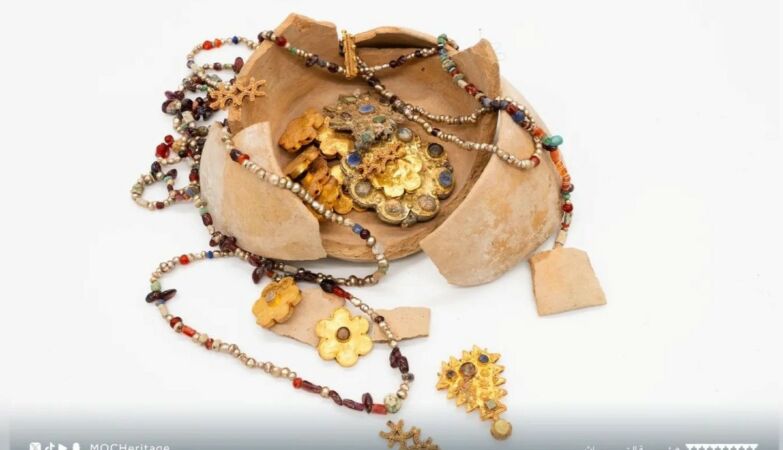 1200-year-old gold treasure discovered in Saudi Arabia. He was buried by a pilgrim