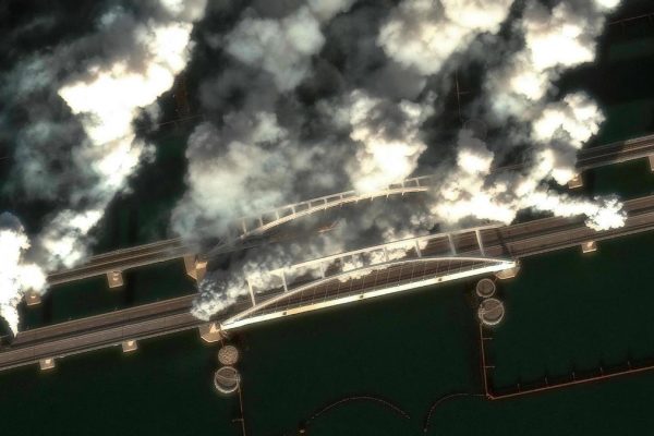 Ukraine tries to isolate Crimea with attacks on oil terminals, infrastructure and anti-aircraft batteries