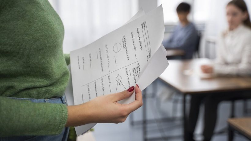 National exams start today with digitized answers and new forms of “undetectable copying”