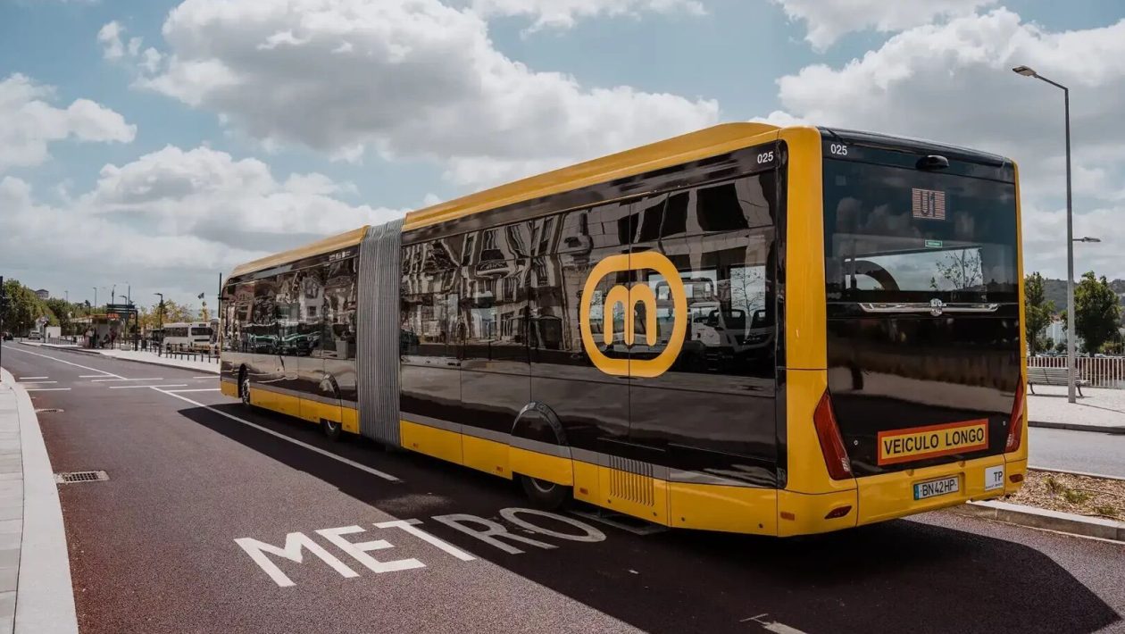 5 accidents, one being run over: all due to “people's faults” on the metrobus in Coimbra