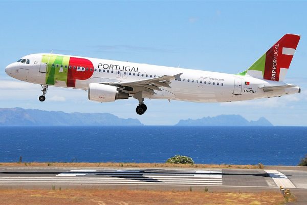 Defective fake parts, a pirate who studied, a former DJ. And 6.6 million who flew with TAP