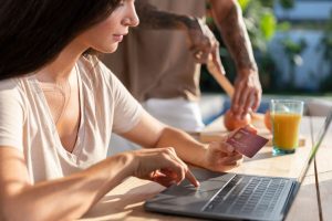 “Love scam” would have pretended to be rich to deceive retirees and steal R$200,000