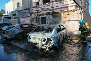 Tehran attacks US bases in Bahrain and Kuwait