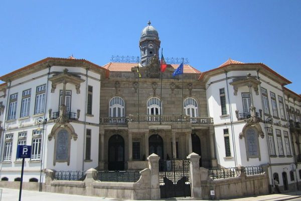 Couple bought an entire street in Guaíba and will not renovate the rental. Chamber seeks solution for 10 families