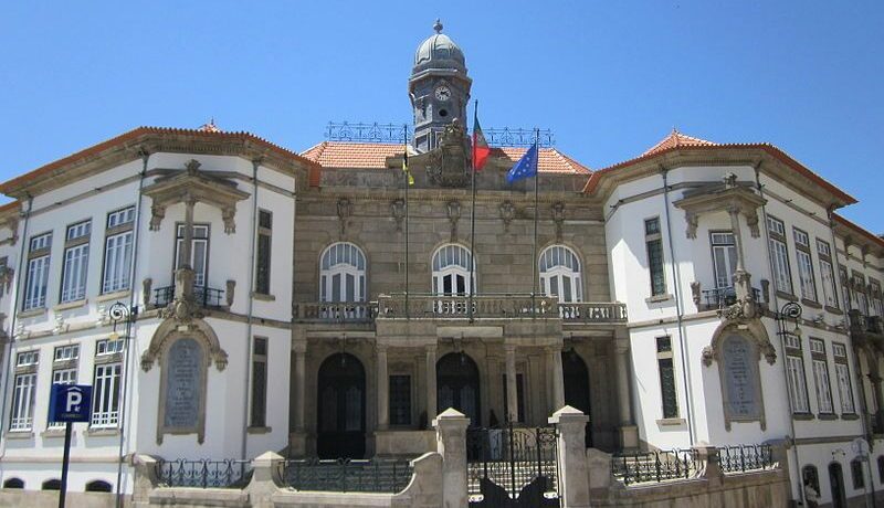 Couple bought an entire street in Guaíba and will not renovate the rental. Chamber seeks solution for 10 families