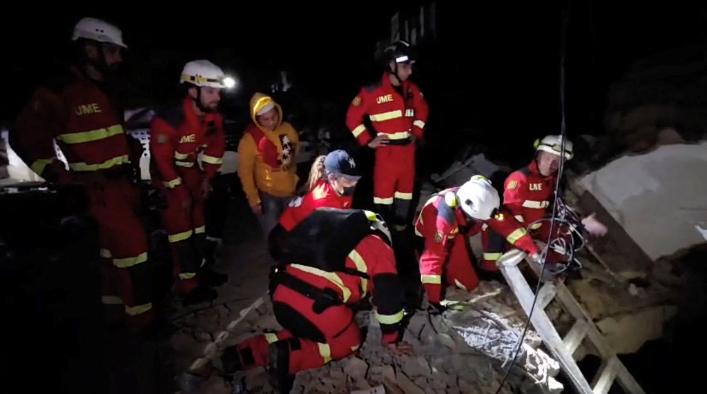 Venezuela: 55,500 missing from the twin earthquakes - "Battle" with time in the ruins (Video)