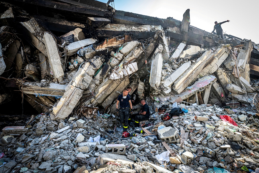 Nightmare without end in Venezuela: Deportees from the US trapped in the ruins of a hotel