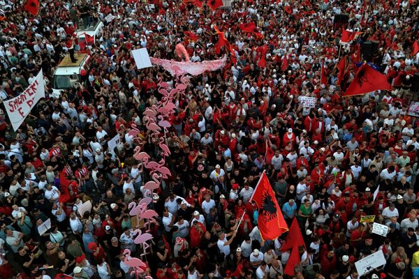 Πώς η «Επανάσταση των Φλαμίνγκο» έγινε το ευρωπαϊκό αγκάθι του Έντι Ράμα