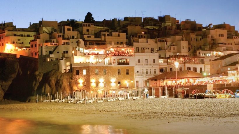 Traders contest reduced opening hours and warn of impact on tourism in Albufeira
