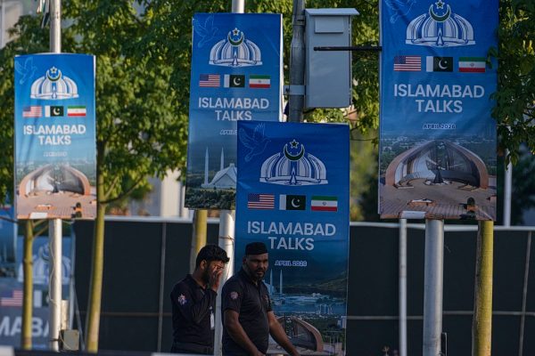 Συμφωνία ΗΠΑ – Ιράν: «Εντός 24 ωρών οι υπογραφές, έτοιμο το κείμενο» λέει το Πακιστάν