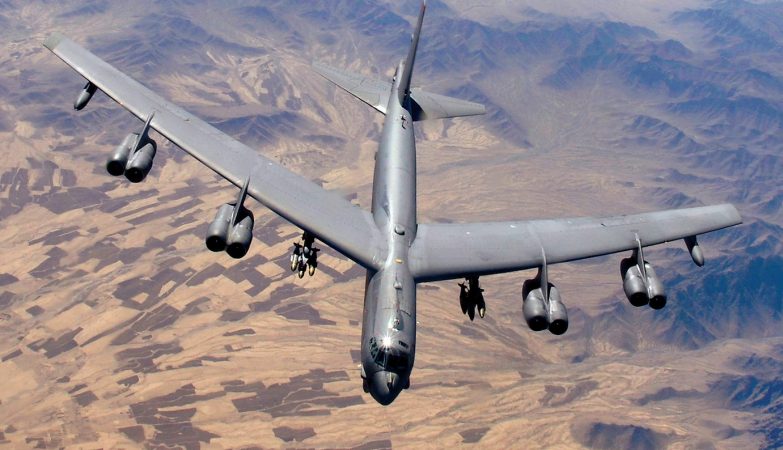 B-52 bomber crashes in the USA and kills eight