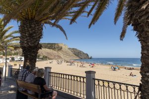 At the foot of this beach in the Algarve there is a rock that is the remains of the chimney of a volcano that is more than 70 million years old.