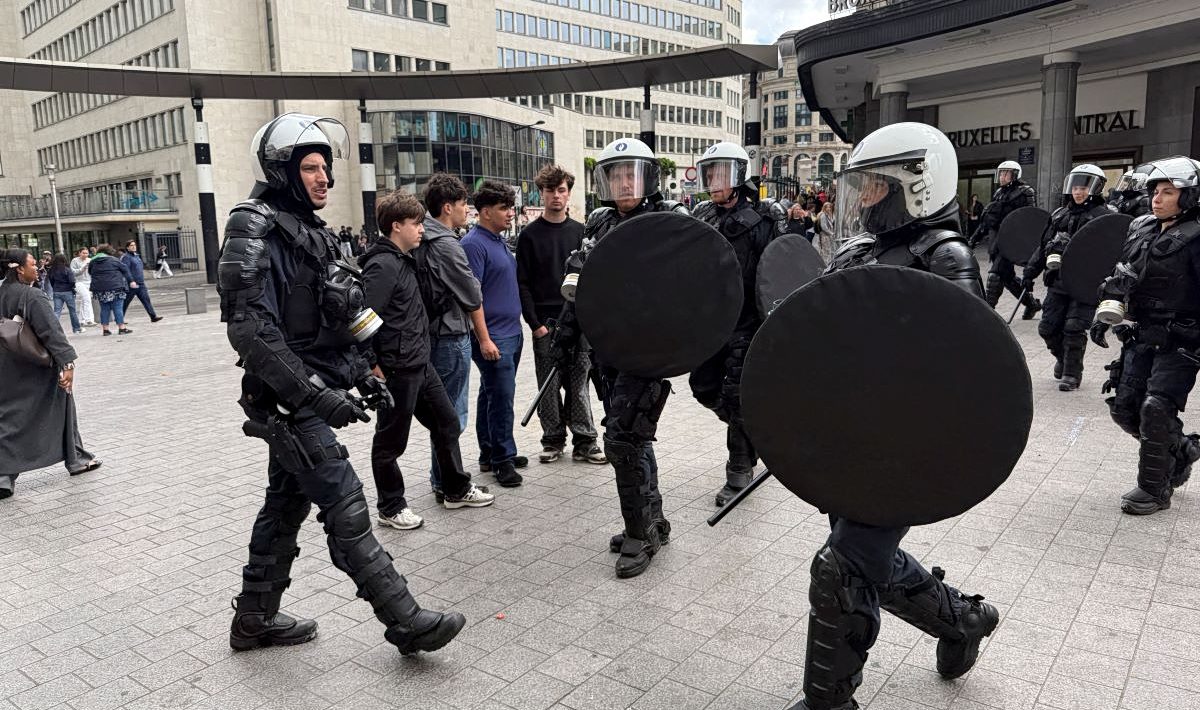 Brussels: Episodes in a demonstration on educational reforms and tuition fees