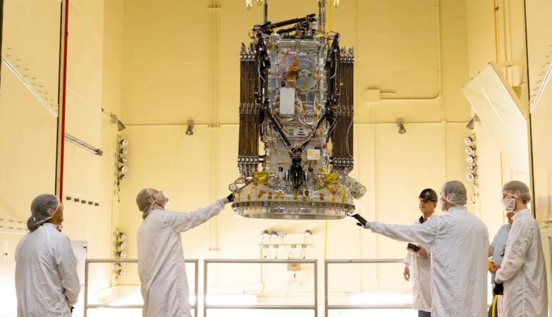 There is a way to save Hubble from its inevitable crash to Earth. But there's a problem