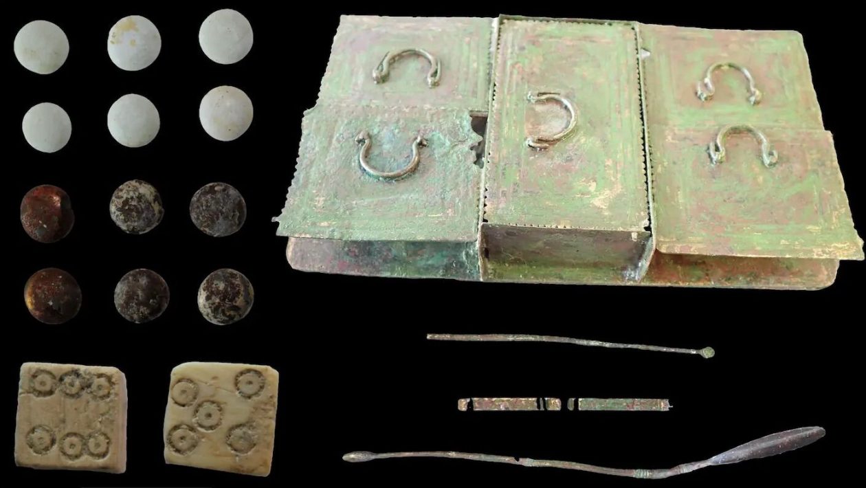 The Roman funeral pyres of Olisipo smelled of myrtle, pine and Lisbon