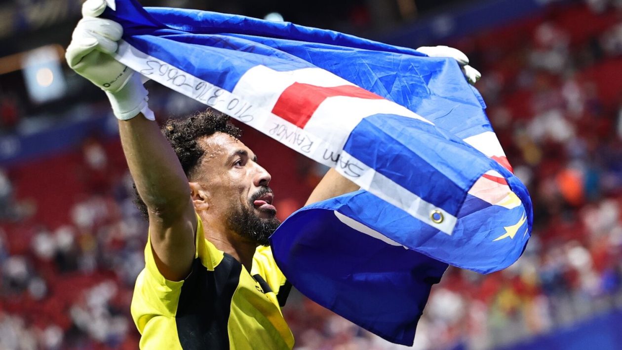 Little voice silenced Spain: 40-year-old GD Chaves goalkeeper became a global phenomenon