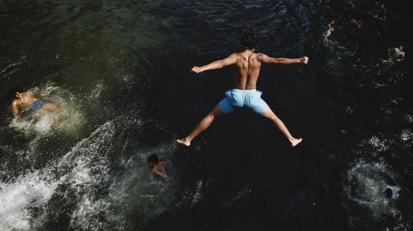 Europe suffocates under extreme heat wave. Almost 40 dead from drowning in France
