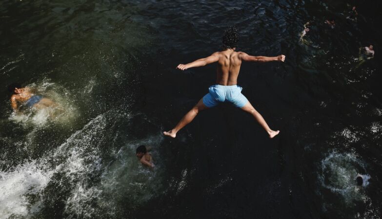Europe suffocates under extreme heat wave. Almost 40 dead from drowning in France