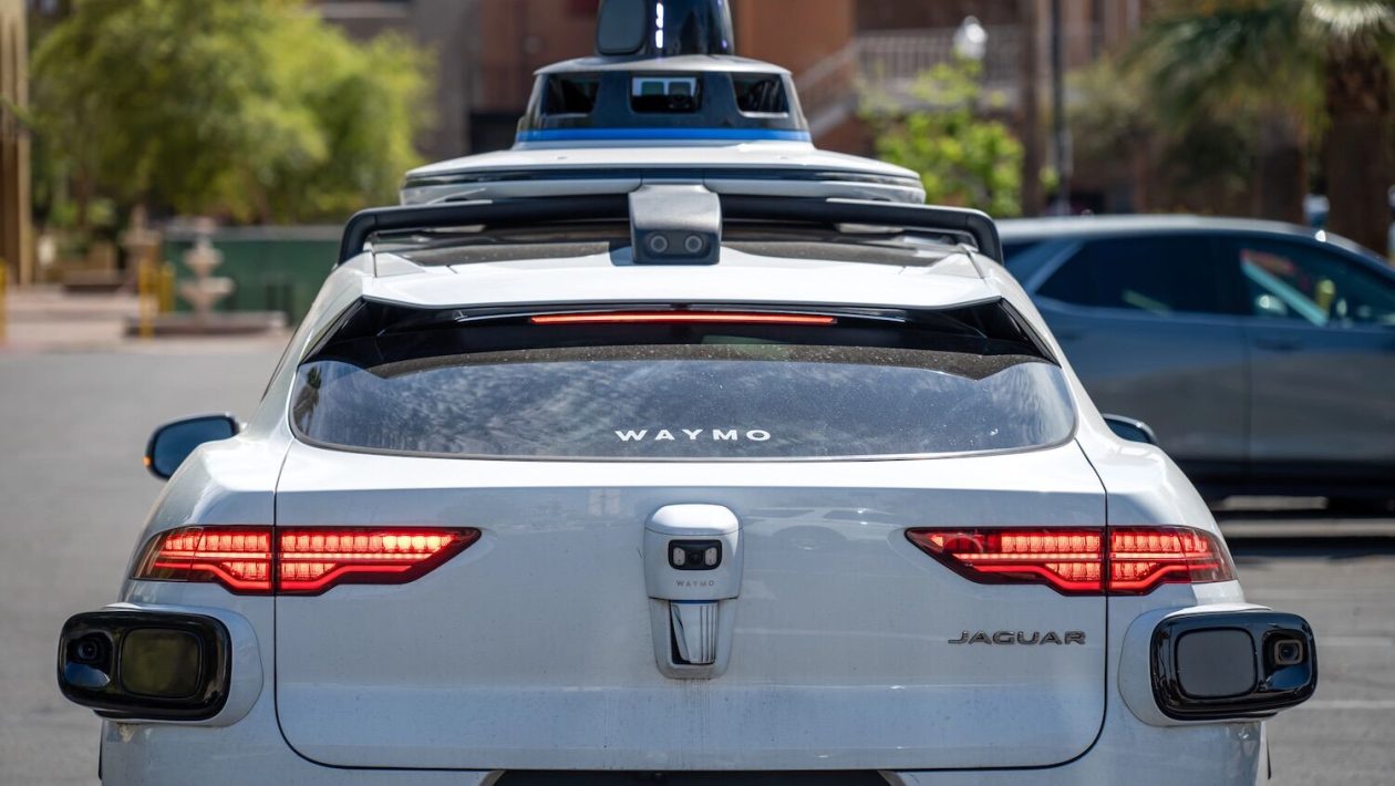 Thief used a Waymo as a getaway car. 6 months later, the police still have no suspects
