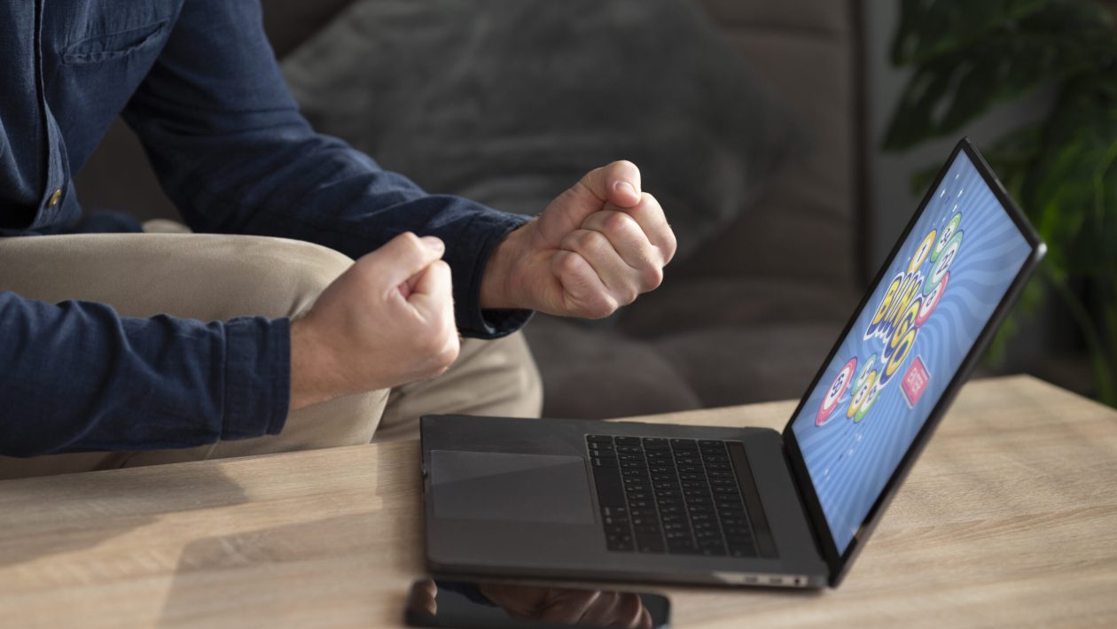 'Our brothers' tighten up with online gambling: limit of €700 per day and players cannot mortgage their house