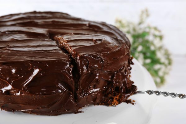 This creamy chocolate cake has three ingredients and is viral in Brazil: learn how to make it at home