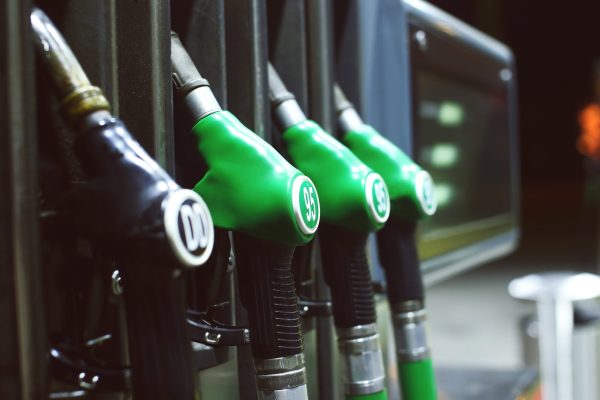 There is a drop in fuel prices coming and there is one that will stand out: find out which one can be 10 cents cheaper