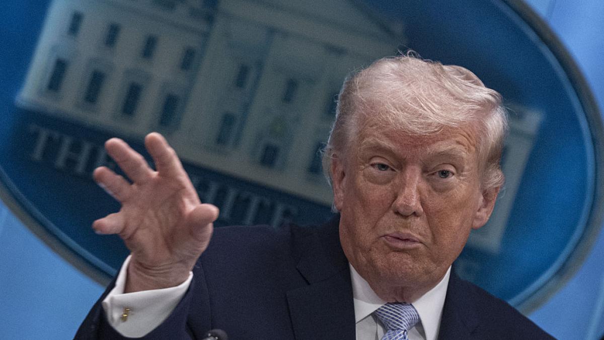 The US announces a peace agreement with Iran to reopen Hormuz, but Tehran has not yet confirmed a meeting or signature