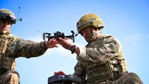 Shoot down 80 drones without firing a single missile: this is the radio frequency weapon that the United Kingdom has tested against drone swarms