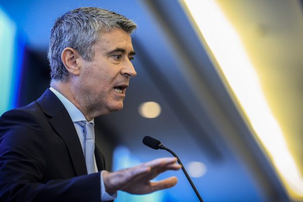 PS retreats but maintains lead, AD and Arrives in technical draw