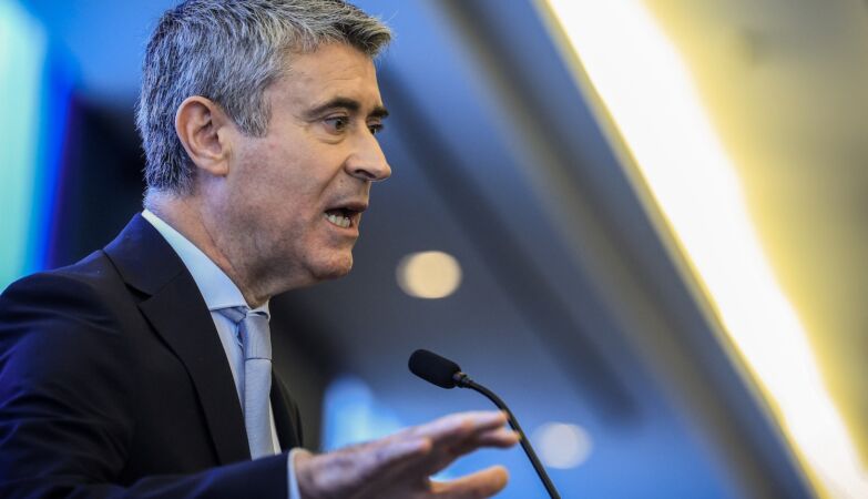 PS retreats but maintains lead, AD and Arrives in technical draw