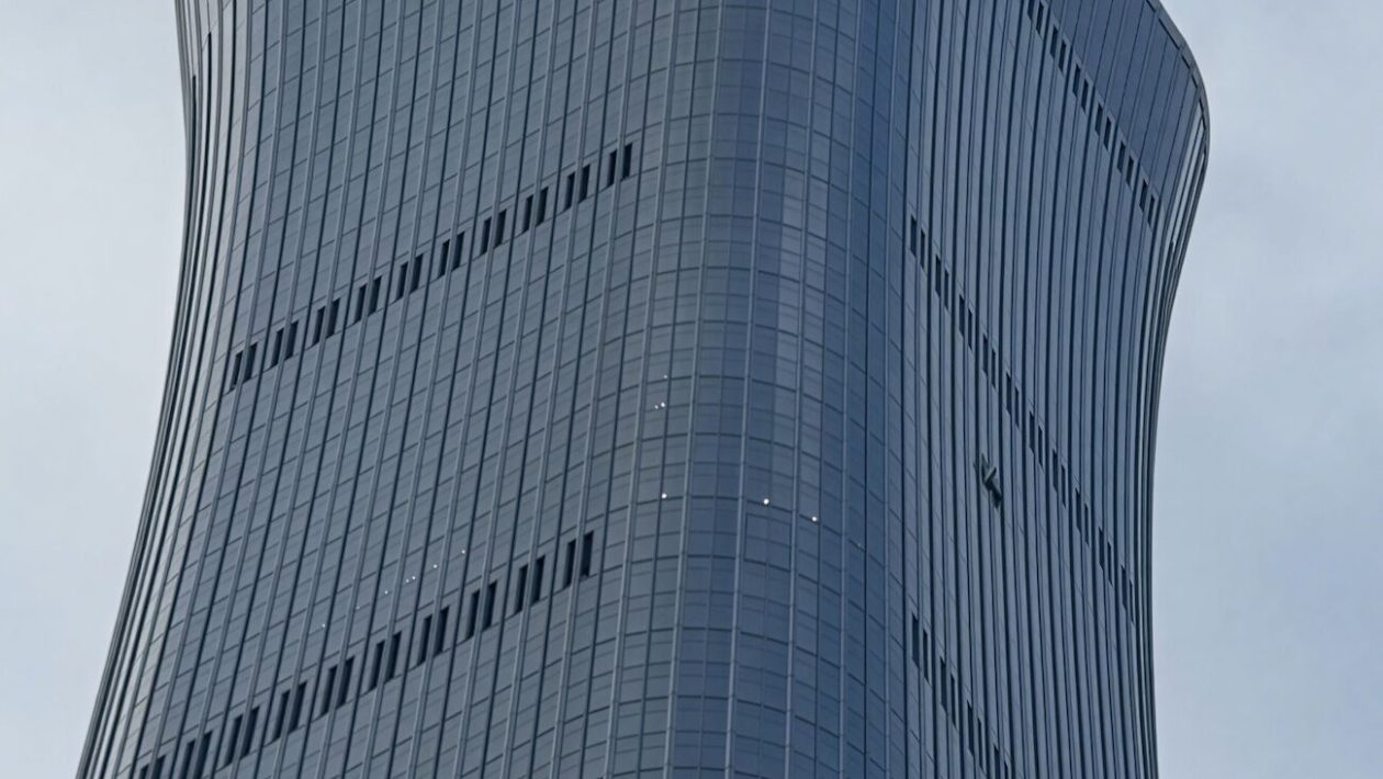 Small plane crashes into Beijing's tallest skyscraper