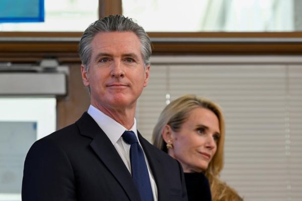 Newsom, Trumpism's biggest Democratic rival, denounces that the White House is investigating him and his wife