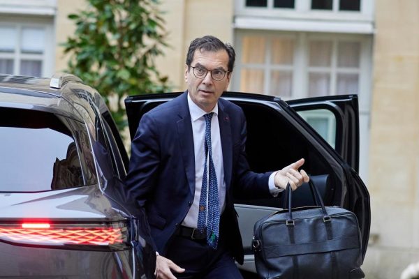 The French Labor Minister will travel to Spain to find out how it adapts to the heat: "Madrid continues to operate at 40 degrees"