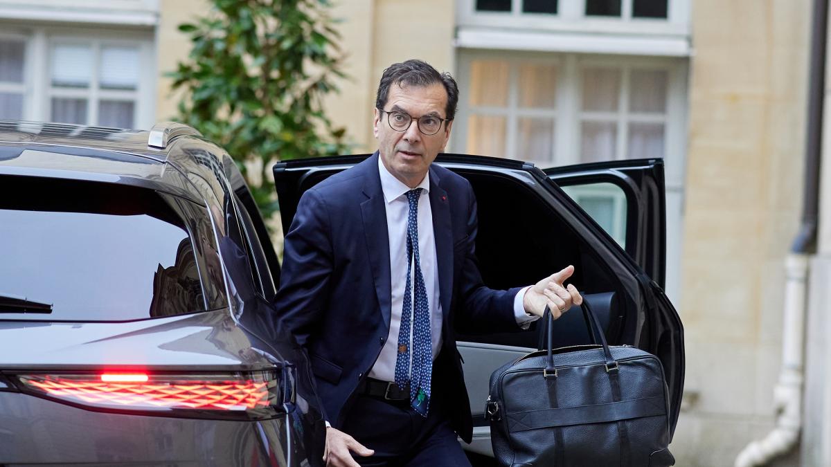 The French Labor Minister will travel to Spain to find out how it adapts to the heat: "Madrid continues to operate at 40 degrees"