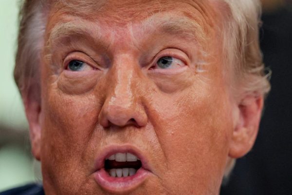 Trump cancels attacks on Iran 'in extremis', citing progress in talks
