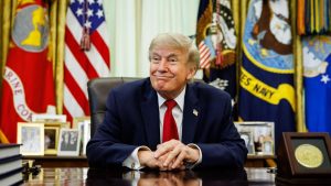 US Supreme Court dramatically expands Trump's power to fire top officials, but protects the Fed