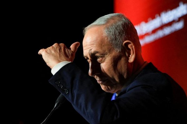 Netanyahu calls the new occupations "safety zones" and justifies that the US would also "do it"