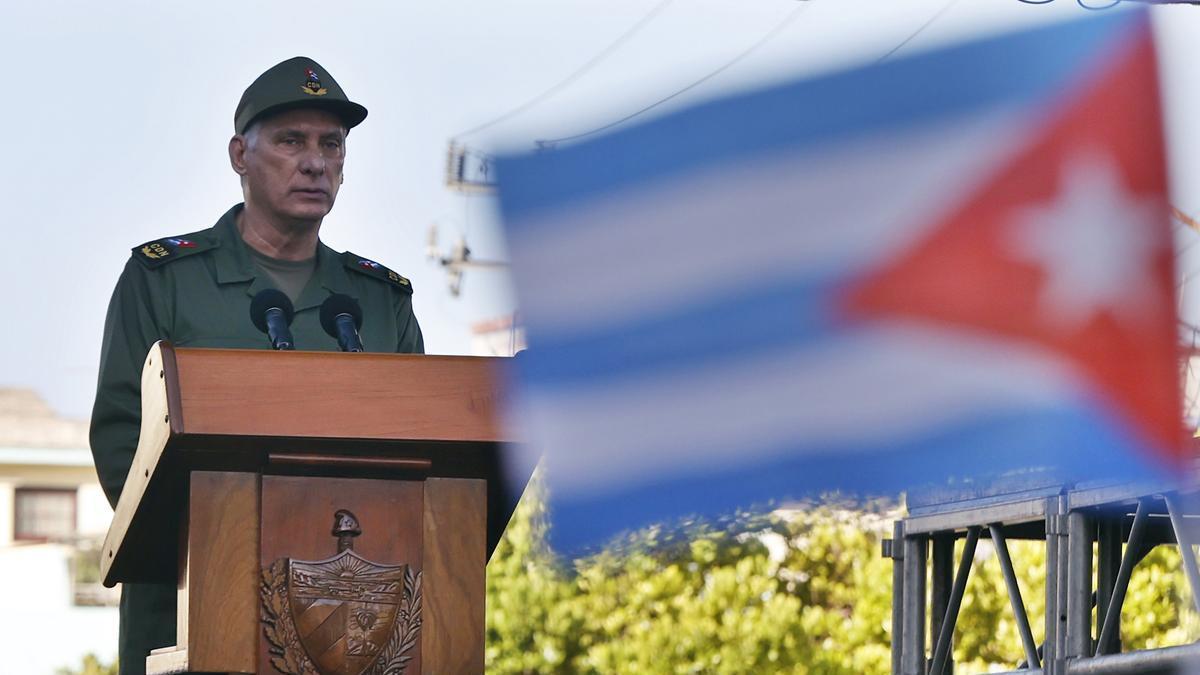 Díaz-Canel's economic reform for Cuba receives the blessing of the leadership of the Communist Party and former president Raúl Castro
