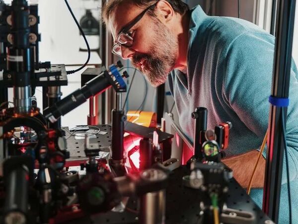Physicist built a toy universe that shows time could be a quantum illusion